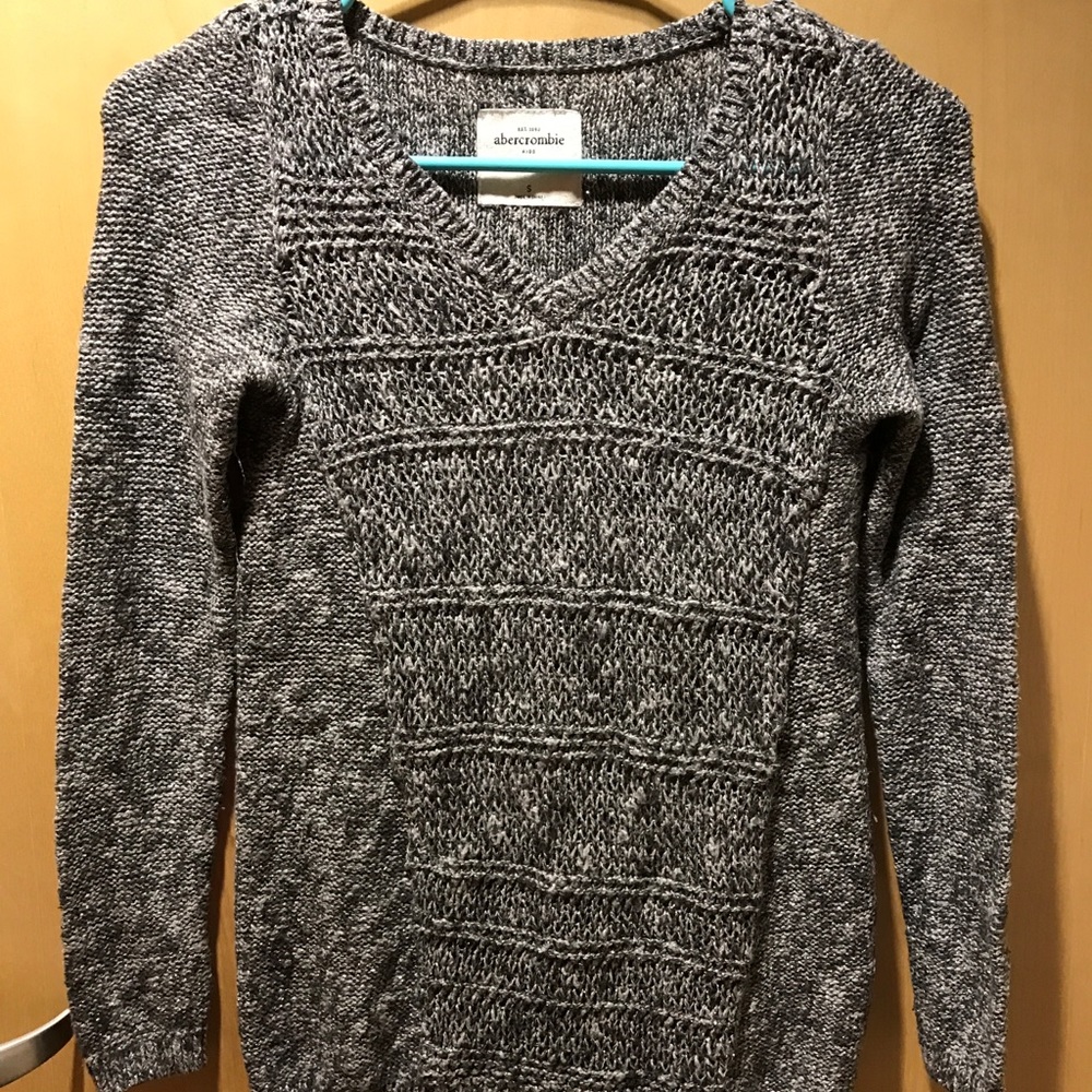 Abercrombie shimmery grey vneck sweater